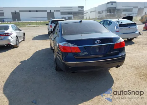 2009 Hyundai Genesis 4.6 z USA, uszkodzony, nr VIN KMHGC46F99U050633